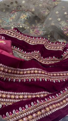 Rs 7950 Baroque Chantelle net Emb 3 pc