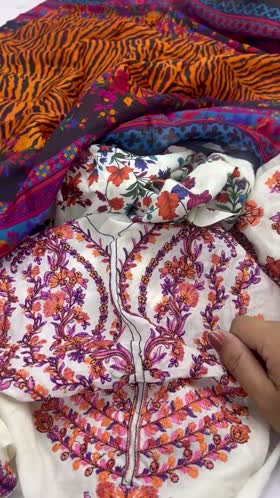 Rs 7500 Hussain Rehar lawn emb 3pc silk duppata