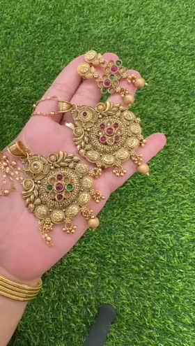 Rs 2950 Rajwari locket set [Ruby]