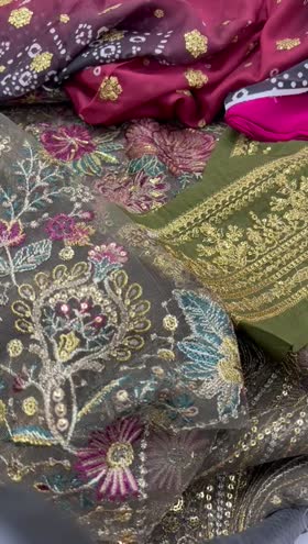 Rs 7950 Baroque Chantelle net Emb 3 pc