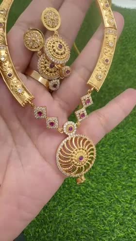 Rs 4500 gold look Indian trendy set