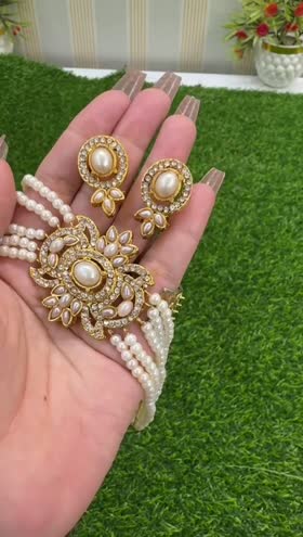 Rs 1850 kundan choker set