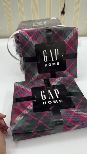 Rs 2800 GAP  international brand cotton bedsheet retail 7000