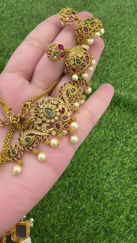 Rs 4500  luxury nacklace set