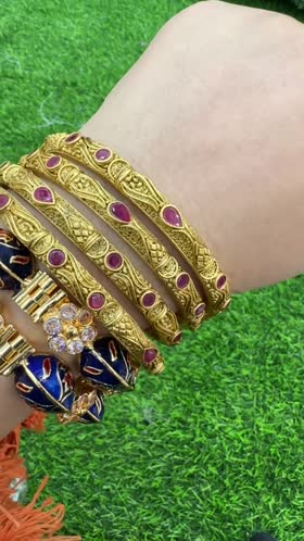 Rs 2500 Rajwari bangles[208]