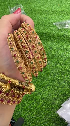 Rs 2500 Rajwari bangles[ 2.6 ]